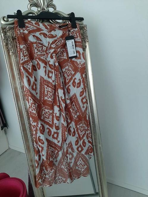 Midi wikkelrok met overslag roestbruin creme maat  36, Kleding | Dames, Rokken, Zo goed als nieuw, Maat 36 (S), Bruin, Onder de knie