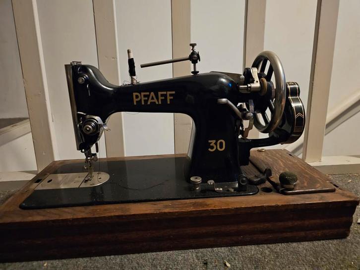 Vintage Pfaff 30 Naaimachine, Antiek en Kunst, Antiek | Naaimachines, Ophalen of Verzenden