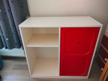 Ikea kast met deurtje beschikbaar voor biedingen