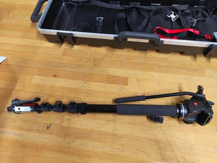 Manfrotto 561BHDV monopods (2 stuks) + SKB transportkist, Audio, Tv en Foto, Fotografie | Statieven en Balhoofden, Gebruikt, Eenpoot