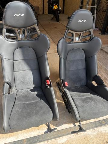 Porsche 718 Gt4 Carbon stoelen beschikbaar voor biedingen
