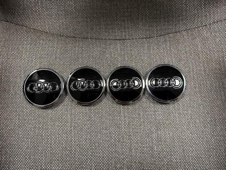 Nieuwe Audi 61mm Zwart Naafdoppen Naafkapjes Naafkappen !, Auto diversen, Wieldoppen, Nieuw, Ophalen of Verzenden