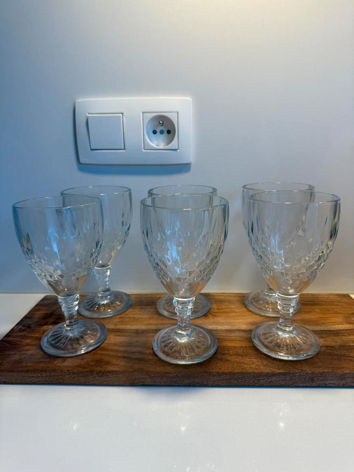 6 Champagneglazen met reliëf, Antiek en Kunst, Antiek | Glas en Kristal, Ophalen