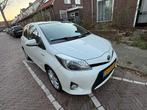 Toyota Yaris 1.5 Full Hybrid CVT 5DR 2012 Wit dynamic roof, 1497 cc, 74 pk, Origineel Nederlands, Start-stop-systeem