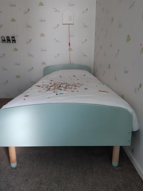 kinderbed in 200 x 90 cm, Kinderen en Baby's, Kinderkamer | Bedden, Zo goed als nieuw, 180 cm of meer, 85 tot 100 cm, Lattenbodem