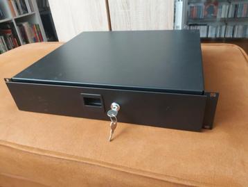 19 inch 1 HE lade met slot ( 2 sleutels )  beschikbaar voor biedingen