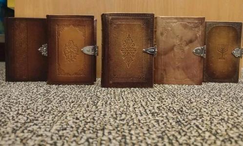 Micro Bijbels SV leer met slot nieuw!, Antiek en Kunst, Antiek | Boeken en Bijbels, Ophalen of Verzenden
