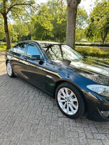 BMW 5-Serie 3.0 I 523 AUT 2012 Zwart beschikbaar voor biedingen