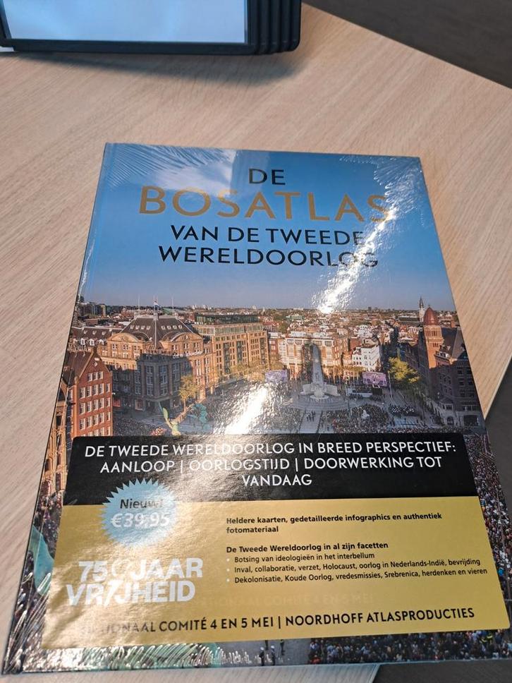 Atlas Tweede Wereldoorlog - Bosatlas nieuw, Boeken, Oorlog en Militair, Zo goed als nieuw, Algemeen, Tweede Wereldoorlog, Ophalen of Verzenden