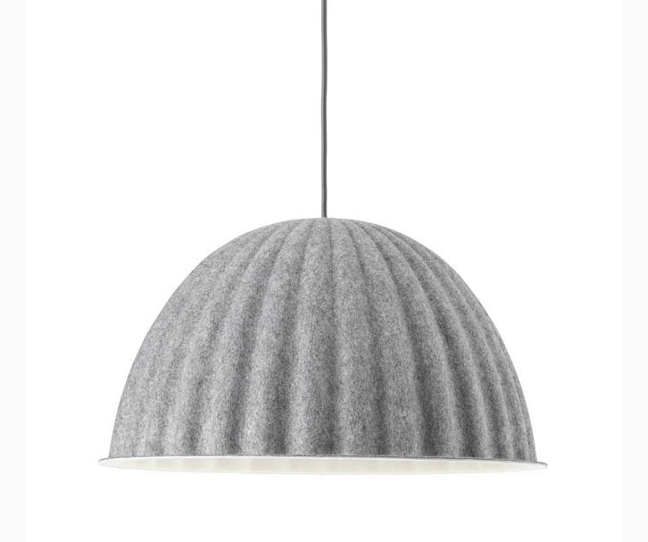Muuto Under the Bell XL - Grijs - Akoestisch, Huis en Inrichting, Lampen | Hanglampen, Zo goed als nieuw, 75 cm of meer, Stof