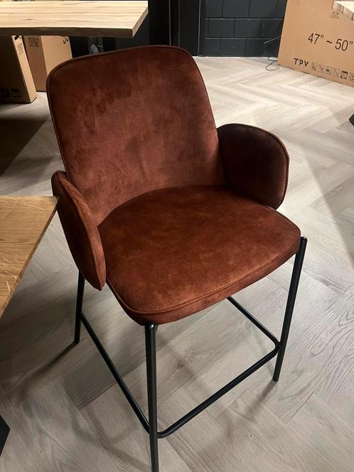 3 verschillende barstoelen – uniek en direct beschikbaar!, Huis en Inrichting, Barkrukken, Nieuw, 2 krukken, Ophalen