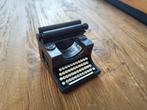 Vintage Play Me Miniatuur Typemachine met Puntenslijper, Ophalen of Verzenden