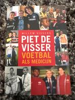 Piet de Visser Voetbal als Medicijn, Ophalen of Verzenden, Zo goed als nieuw, Balsport