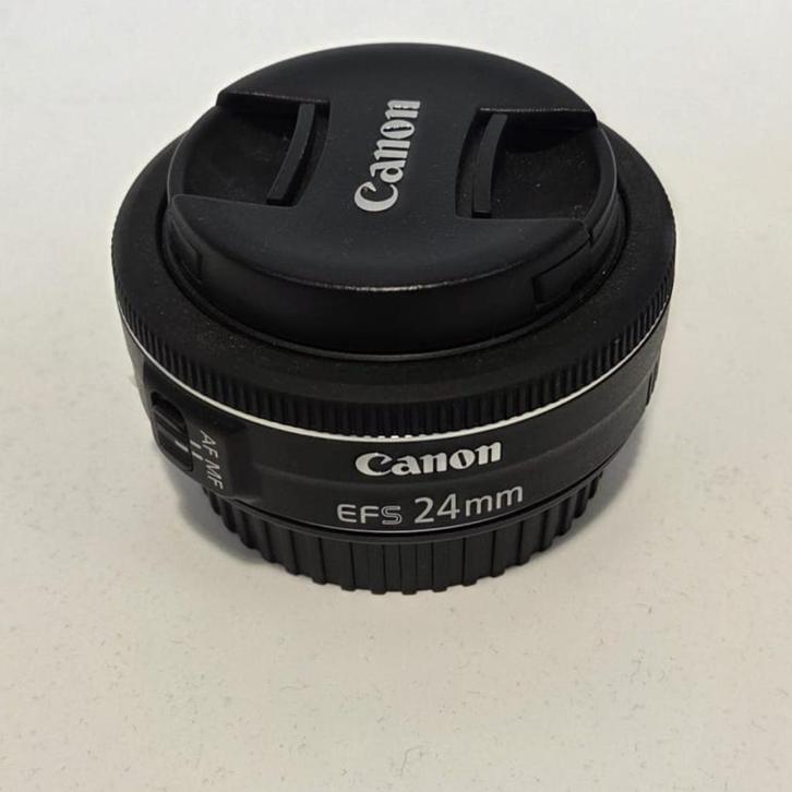 CANON EF-S 24mm. 1:2.8 STM groothoeklens in nieuwstaat, Audio, Tv en Foto, Fotografie | Lenzen en Objectieven, Zo goed als nieuw