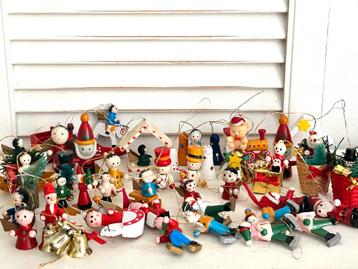 Vintage kersthangers figuren hout gekleurd kerst 44 stuks beschikbaar voor biedingen