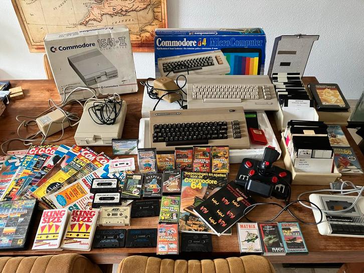 Commodore 64 verzameling met veel extra's!, Computers en Software, Vintage Computers, Ophalen