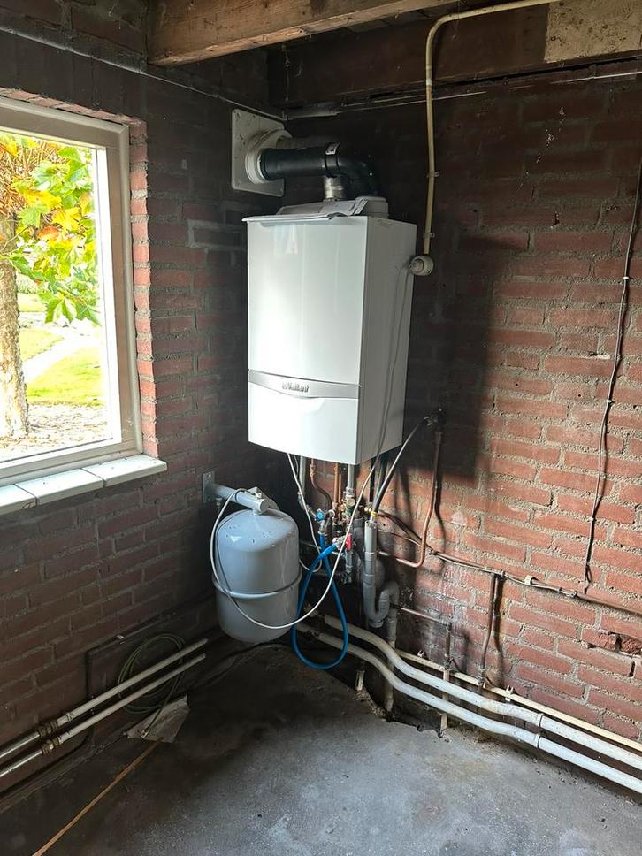 Vaillant Ecotec cv-ketel met rookgas geveldoorvoer, Doe-het-zelf en Verbouw, Geisers en Boilers, Zo goed als nieuw, Geiser, Minder dan 20 liter