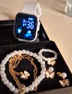 Horloge en sieradenset, Sieraden, Tassen en Uiterlijk, Horloges | Dames, Overige merken, Kunststof, Polshorloge, Nieuw