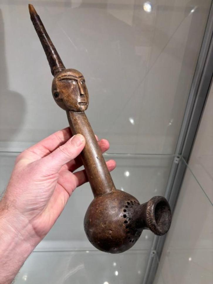 Antieke Tanzania Nyamwezi pijp in hout/terracotta/leer, Antiek en Kunst, Kunst | Niet-Westerse kunst, Verzenden