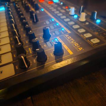 Arturia DrumBrute Analoge Drum Machine beschikbaar voor biedingen