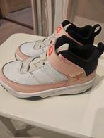 Jordan Max Aura maat 28 €25, Kinderen en Baby's, Kinderkleding | Schoenen en Sokken, Gebruikt, Meisje, Sportschoenen, Ophalen of Verzenden