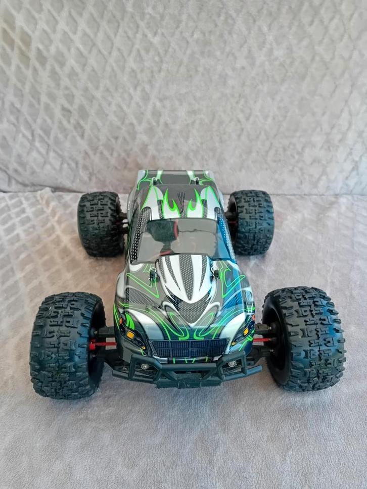 HRC auto, Hobby en Vrije tijd, Modelbouw | Radiografisch | Auto's, Zo goed als nieuw, Auto onroad, Elektro, Schaal 1:10, Ophalen