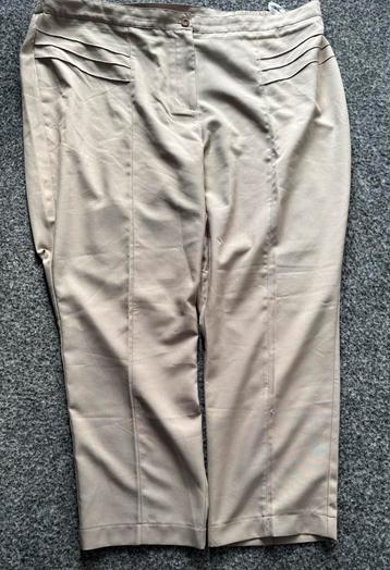 Nieuwe dames broek maat 52 beschikbaar voor biedingen
