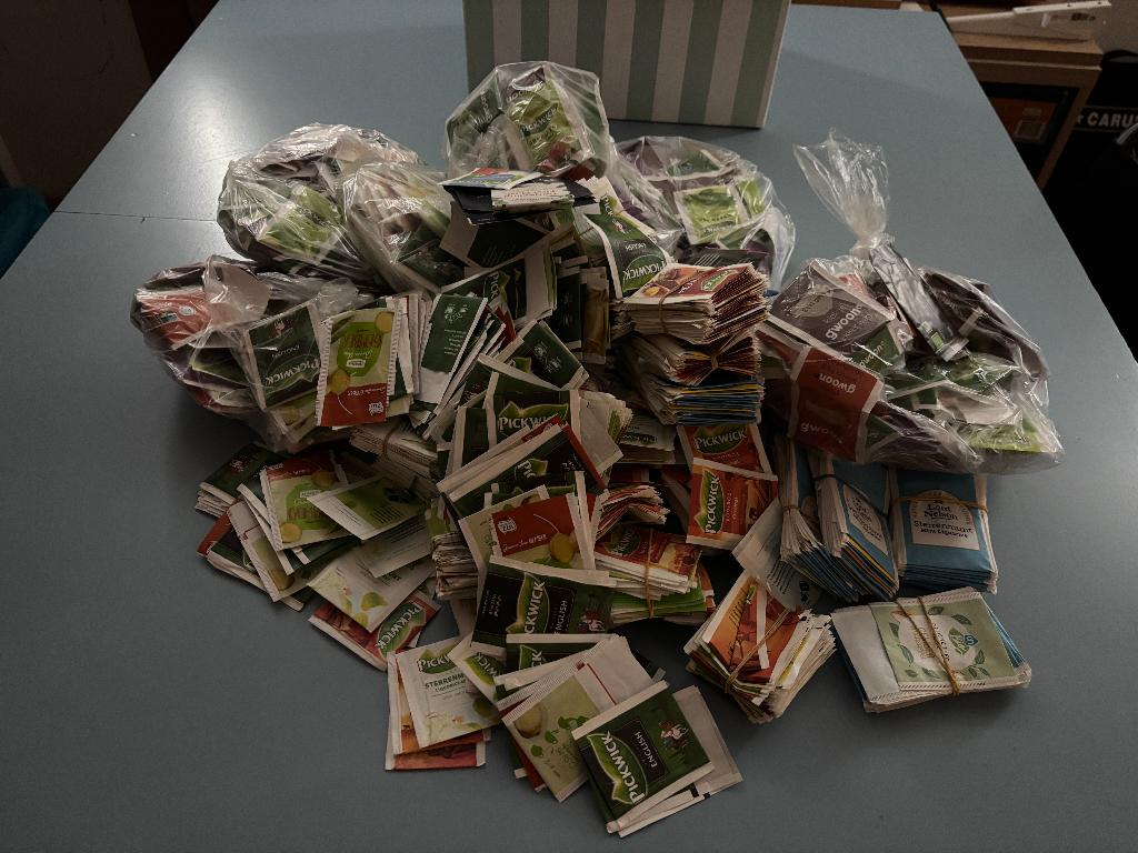 Veel lege Theezakjes  diverse merken theezakje, Hobby en Vrije tijd, Theezakjes, Ophalen, Theezakje(s)