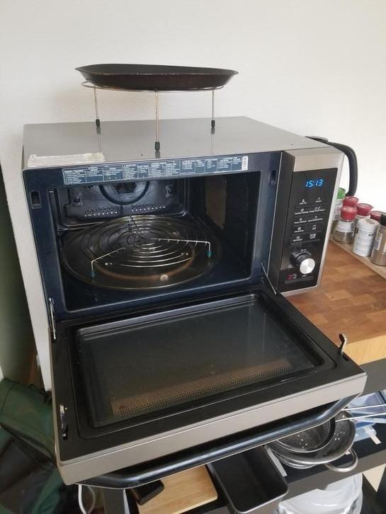 Combi magnetron / oven, Witgoed en Apparatuur, Magnetrons, Gebruikt, Vrijstaand, Combimagnetron, 45 tot 60 cm, Grill, Hete lucht