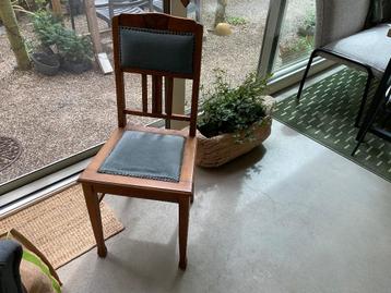 Leuke oude eetkamerstoelen / keukenstoelen beschikbaar voor biedingen