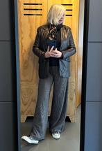 nice! BERSHKA brown vegan leather blazer past mt 36,38,40, Maat 38/40 (M), Bruin, Zo goed als nieuw, Bershka