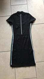 super leuke zwarte jurk met groen/witte bies  Maat XS, Zwart, Ophalen of Verzenden, Zo goed als nieuw, Maat 34 (XS) of kleiner
