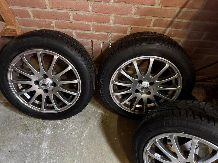 4x Semperit Winterbanden 185/55 R15 met AEZ Velgen, Auto-onderdelen, Banden en Velgen, Banden en Velgen, Winterbanden, 15 inch