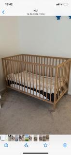 Baby bed, Kinderen en Baby's, Kinderkamer | Bedden, Ophalen of Verzenden, Minder dan 70 cm, Minder dan 140 cm, Zo goed als nieuw