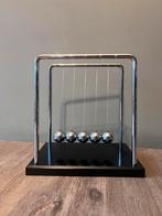 Newton's Cradle - Bureau Accessoire, Ophalen