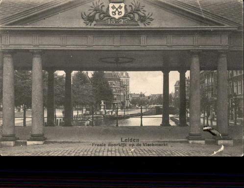 Leiden fraaie doorkijk op de Vischmarkt, Verzamelen, Ansichtkaarten | Nederland, Ongelopen, Zuid-Holland, Voor 1920, Ophalen of Verzenden