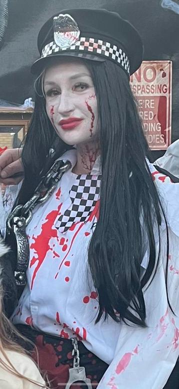 Halloween politie pak beschikbaar voor biedingen