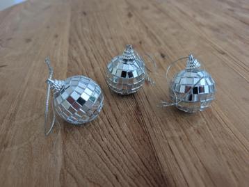 Kaarthouders en discoballetjes - Bruiloft beschikbaar voor biedingen