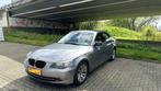 BMW 5-Serie 520i 163PK 2009 *MOTOR HEEFT 60000KM GEREDEN*, Origineel Nederlands, Te koop, 1465 kg, Zilver of Grijs