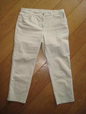 Nieuw: Brax broek. Maat 44 = L. Model Senta.