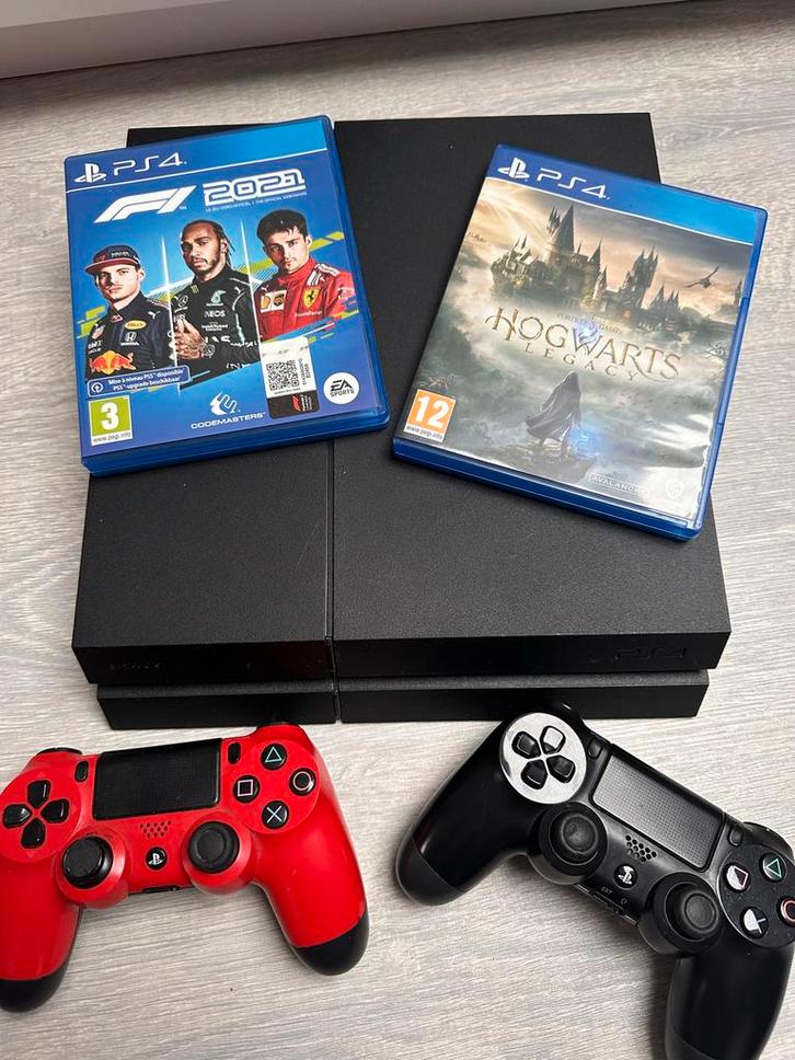 PlayStation 4 met 2 controllers + 2 games, Spelcomputers en Games, Spelcomputers | Sony PlayStation 4, Gebruikt, Original, 500 GB