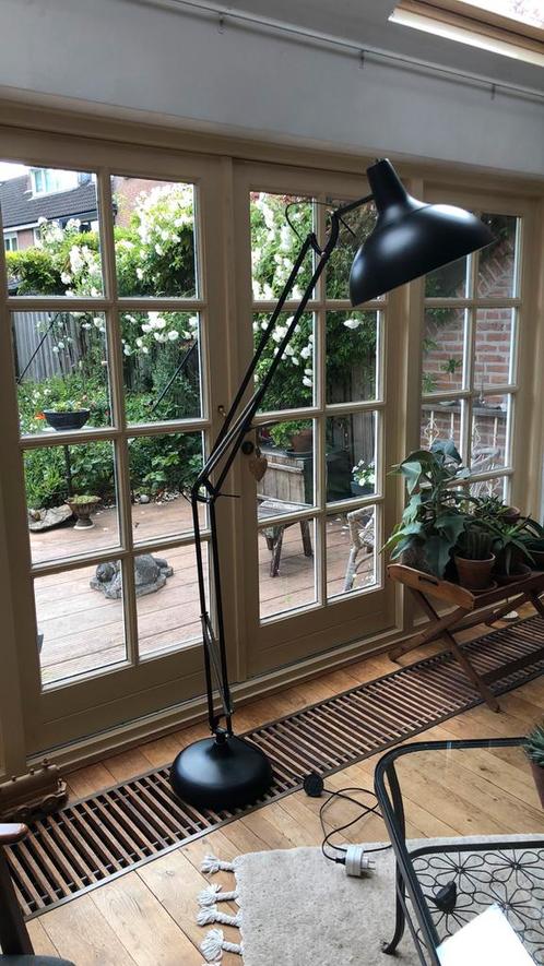 Prachtige grote zwarte lamp, vintage, Huis en Inrichting, Lampen | Vloerlampen, Zo goed als nieuw, Ophalen of Verzenden