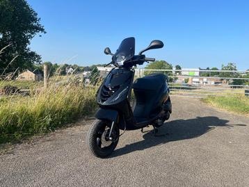 Piaggio zip | SP | zwart | brom | 2023 | alpha | euro 5 beschikbaar voor biedingen