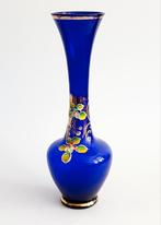 Oude vaasjes 2 x  gekleurd blauw glas, Antiek en Kunst, Antiek | Vazen, Ophalen of Verzenden