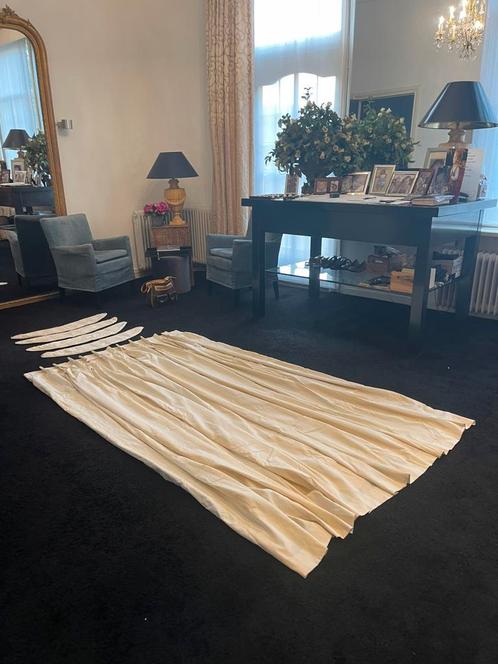 Mooie gordijnen in een room/beige streep., Huis en Inrichting, Stoffering | Gordijnen en Lamellen, Zo goed als nieuw, 200 cm of meer
