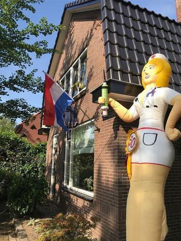 Sarah Pop Verpleegkundige Zuster te huur beschikbaar voor biedingen