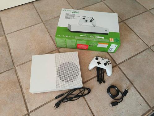 Xbox One S, 1Tb, Spelcomputers en Games, Spelcomputers | Xbox One, Zo goed als nieuw, 1 TB, Met 1 controller, Ophalen of Verzenden