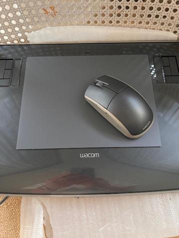 Wacom Tablet. Foto bewerking beschikbaar voor biedingen