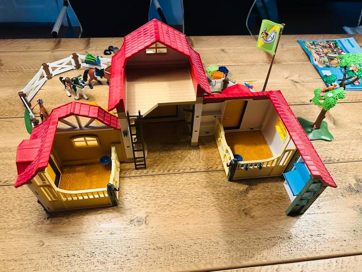 Playmobil Paardenmanege (6926) en wasplaats (6929), Kinderen en Baby's, Speelgoed | Playmobil, Zo goed als nieuw, Ophalen