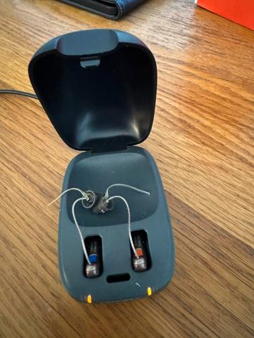 Rexton Stellar RIC gehoorapparaten + oplader Weinig gebruikt beschikbaar voor biedingen